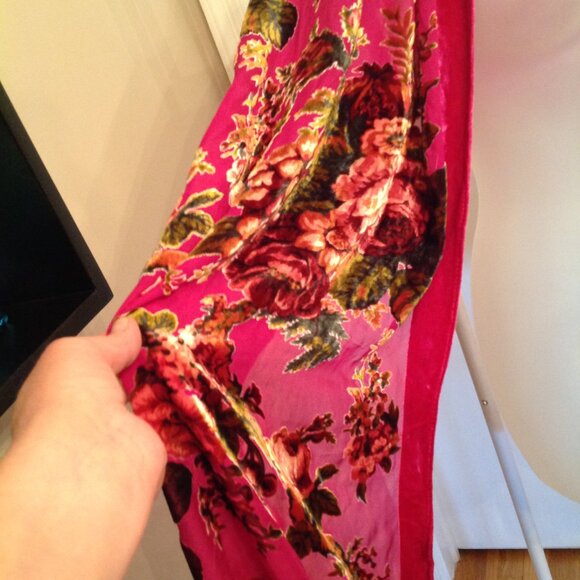 Aris A Silk Velvet Pink Floral Tassel Edge Shawl Wrap Scarf - Picture 6 of 11